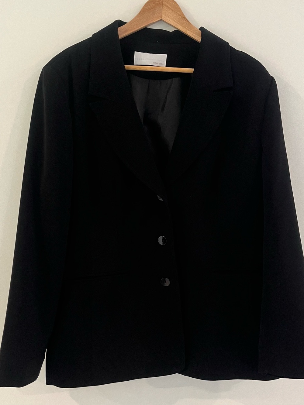 Black Women's Tailored Blazer Jacket - Sleek Professional Layer